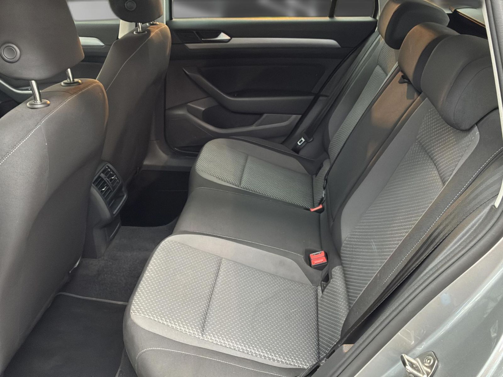 Volkswagen Passat Variant - Bild 15