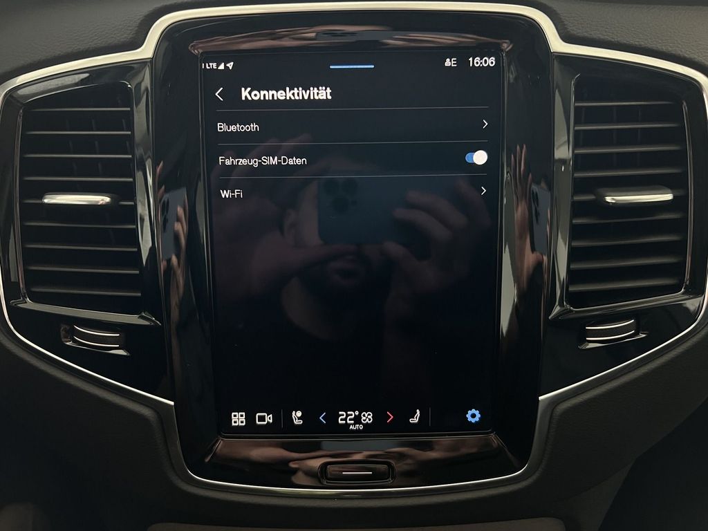 Volvo XC90 T8 Ultra Dark Recharge AWD FourC AHK 22Zoll