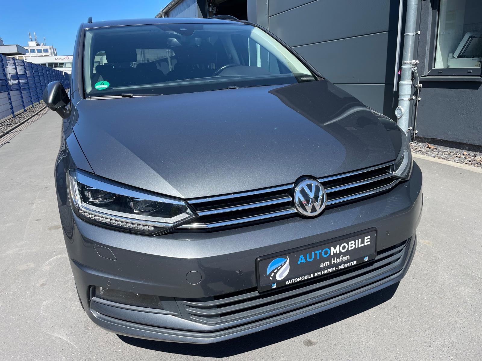 Volkswagen Touran Limited 1.6TDI*AUTOMATIK*NAV*AHK*PANO*CAM