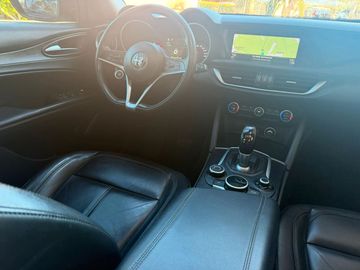 Alfa-Romeo Stelvio - 12