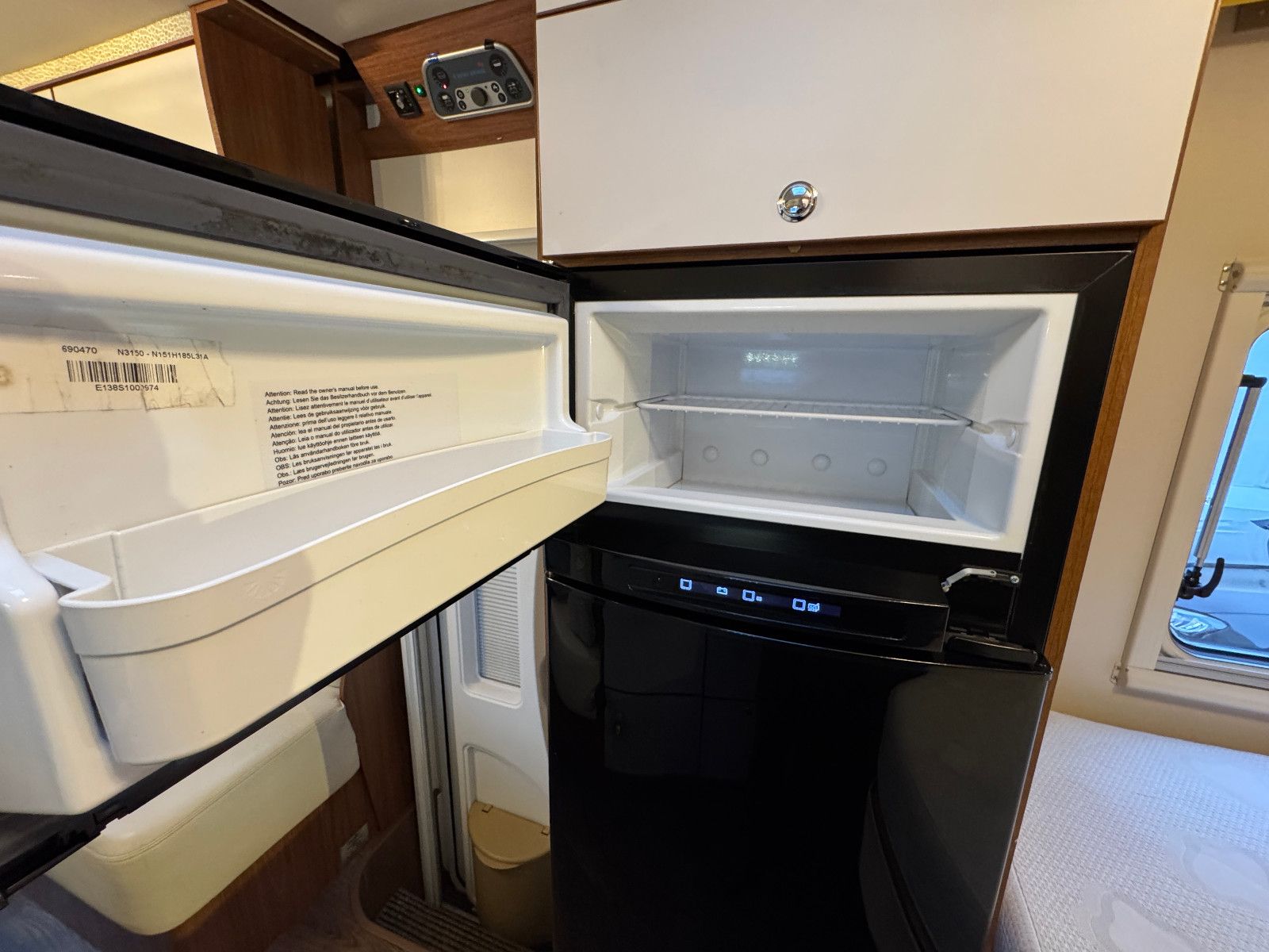 Fahrzeugabbildung Eura Mobil PROFILA RS 670 SB SAT HUBBETT LOUNGE PAKET LEDER