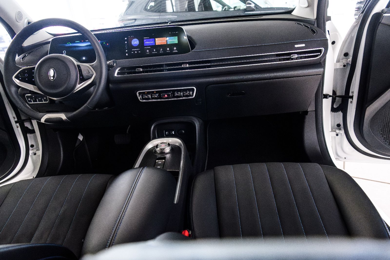 Fahrzeugabbildung GWM Ora 03 400 Pro *Wäpu *Bicolor *Allwetter