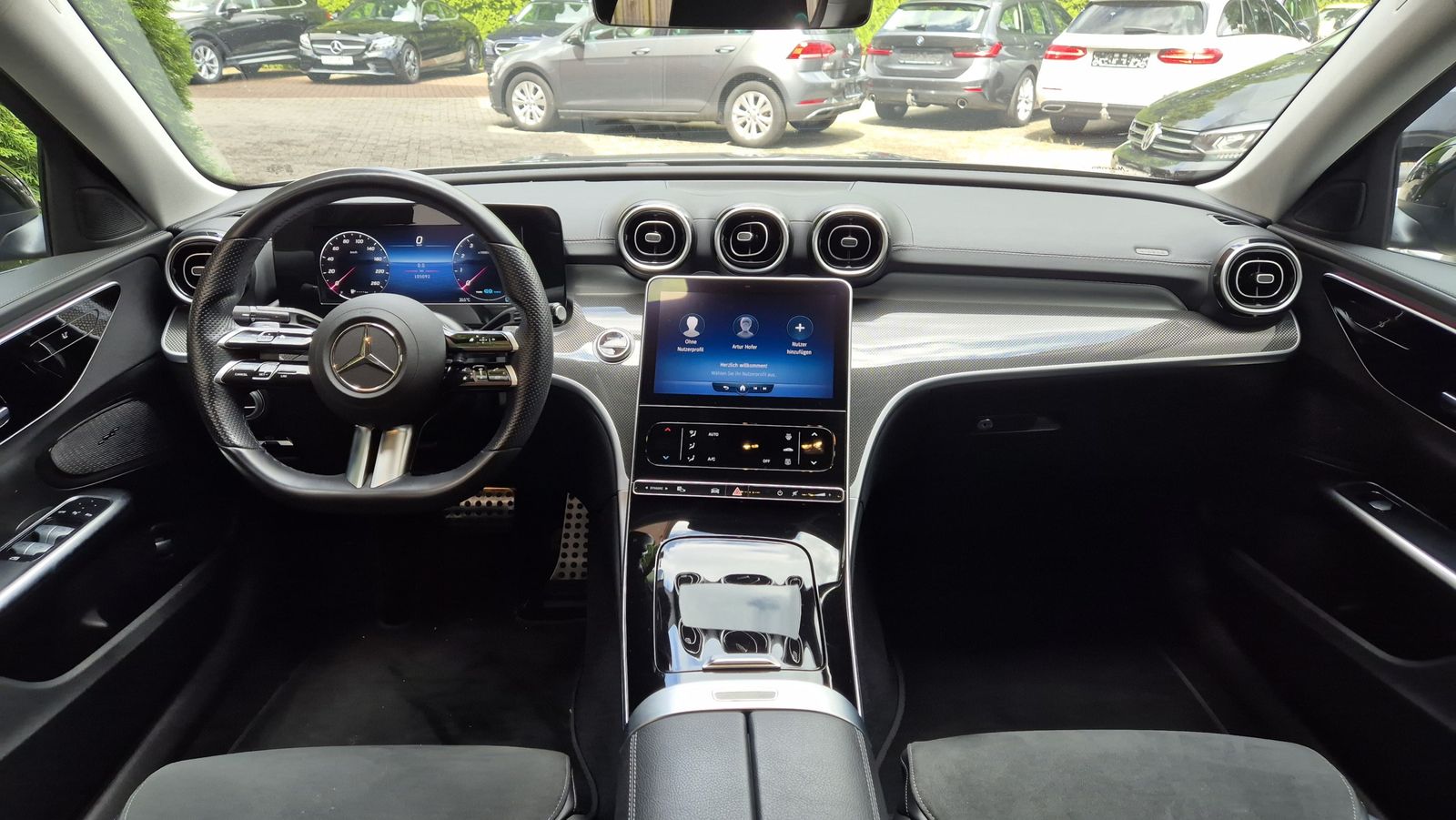 Fahrzeugabbildung Mercedes-Benz C 180 Lim. 9G AMG LINE NIGHT+LED+MBUX+KAMERA+SHZ