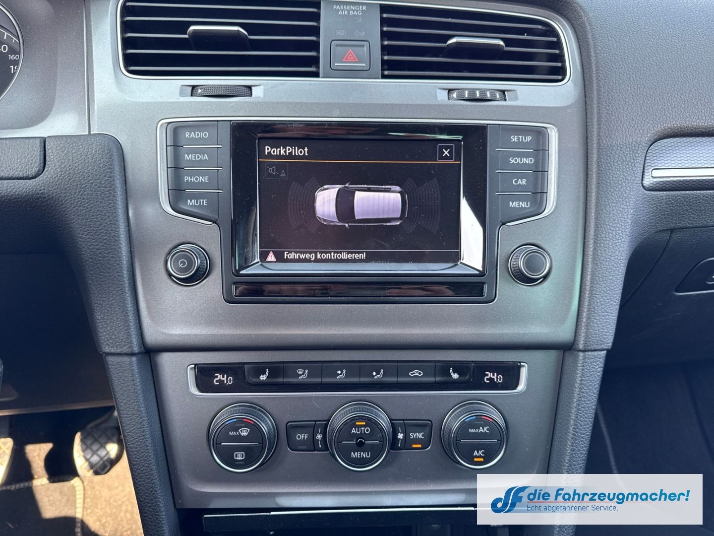 Fahrzeugabbildung Volkswagen Golf VII Lounge BMT Bi-Xenon Dyn. *EXPORT