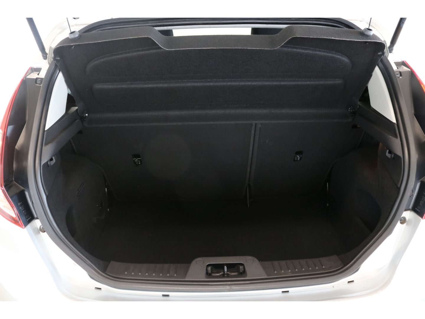 Fahrzeugabbildung Ford Fiesta 1.6L Duratec Automatik Klimaanlage