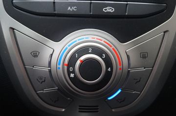 Hyundai ix20 1.4 blue Classic KLIMA-ALLWETTER-26.000km.-