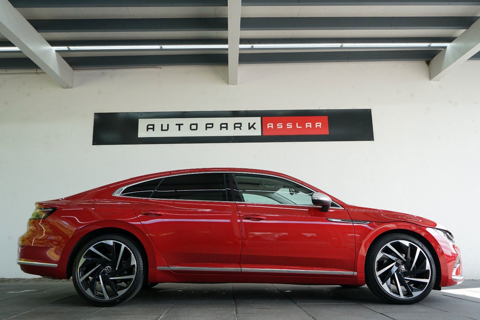 VW Arteon Elegance 2.0 TSI DSG/PANO/DCC/IQ/20z