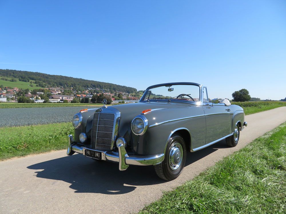 Mercedes-Benz 220