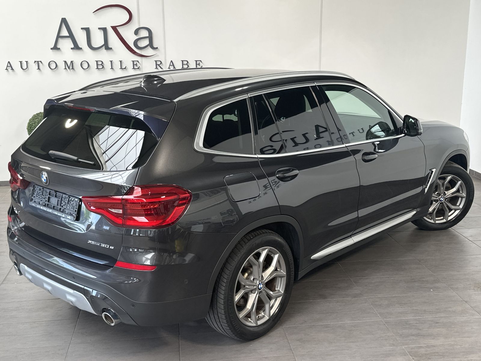 Fahrzeugabbildung BMW X3 xDrive30e xLine NAV+LED+HIFI+ACC+360°-KAMERA