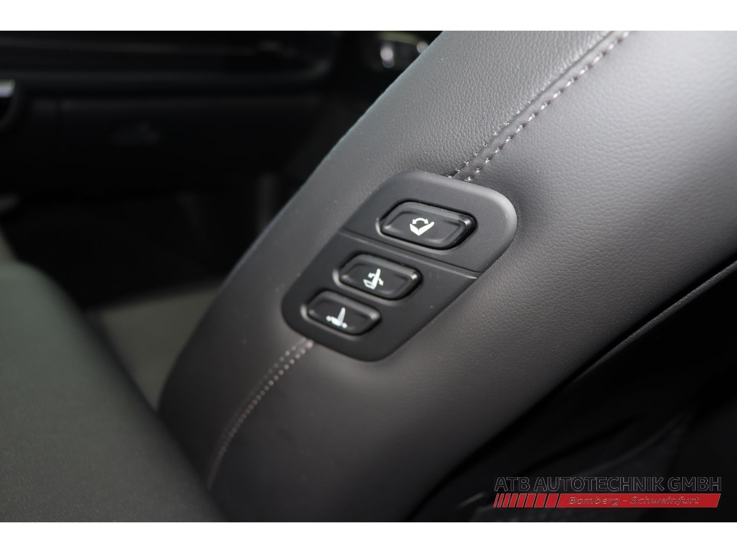 Fahrzeugabbildung Hyundai IONIQ 6 UNIQ 77,4 kWh 4WD 96,8% SOH HUD Navi