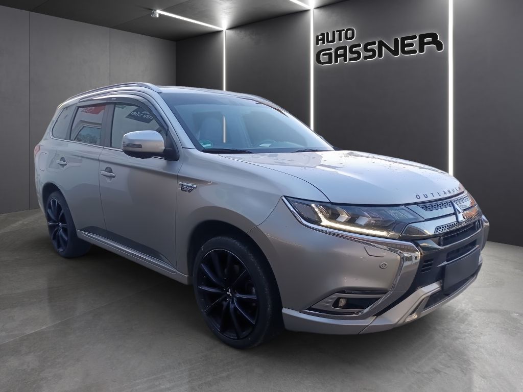 Fahrzeugabbildung Mitsubishi Outlander Plug-in Hybrid 2.4 PLUS Spirit 4WD AHK