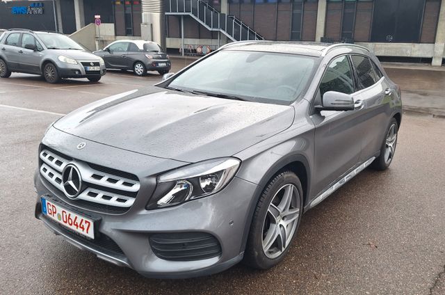 Mercedes-Benz GLA 180 DCT AMG Line Pan.Schd.360G Kam,Mem.