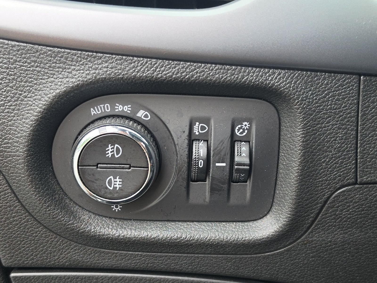 Fahrzeugabbildung Opel Astra K Sports Tourer Edition*NAVI*TEMPOMAT*PDC