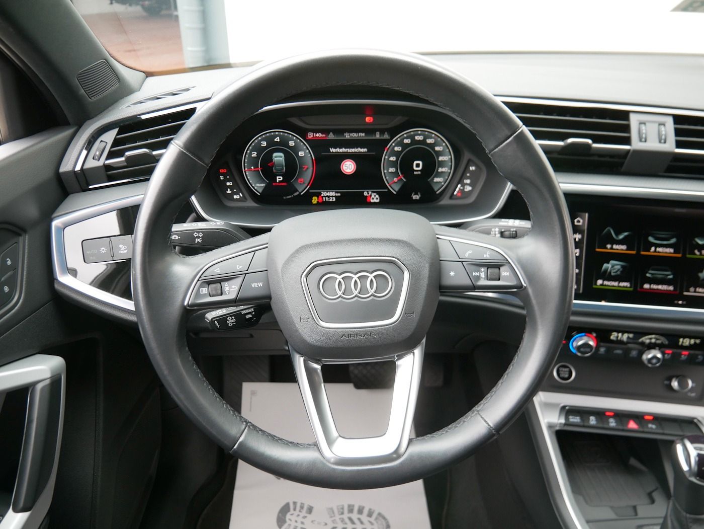 Fahrzeugabbildung Audi Q3 SB 1.5 TFSI S-Line NEU56T DSG NAVI SHZ LED AC