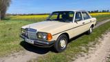 Mercedes-Benz 200 W123 , 109 PS, 59.500Km, rostfrei