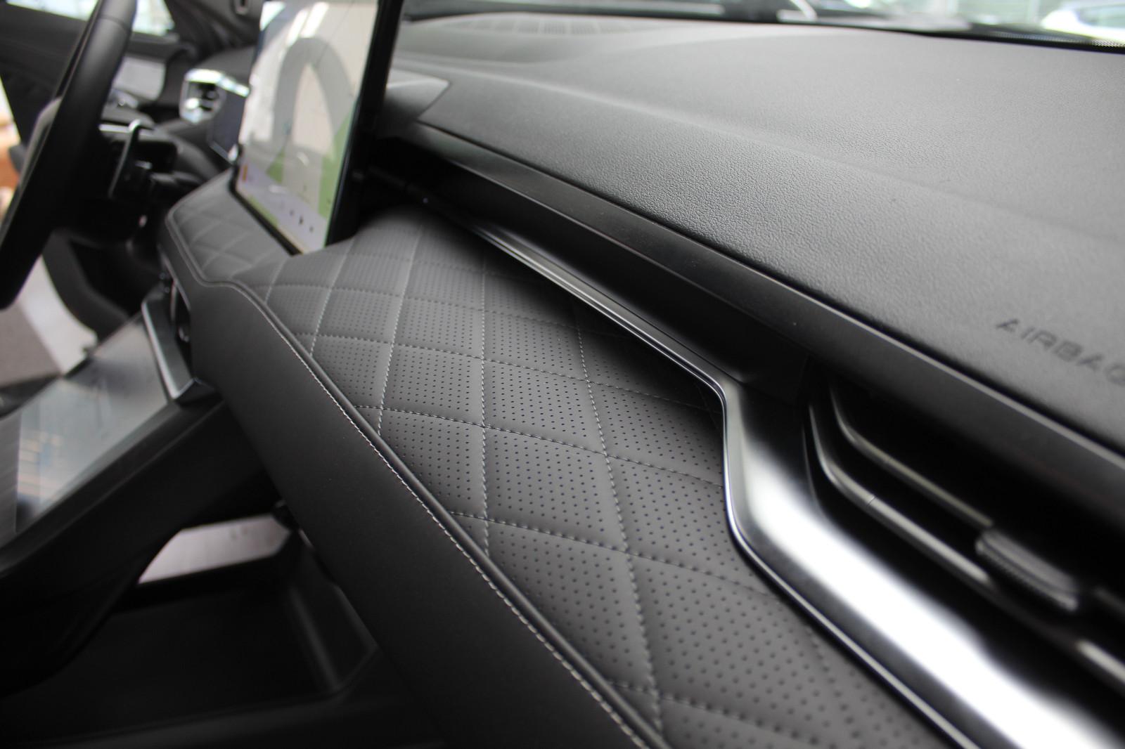 GWM Wey 03 LUXURY 4WD inkl. AHK und Allwetterreifen