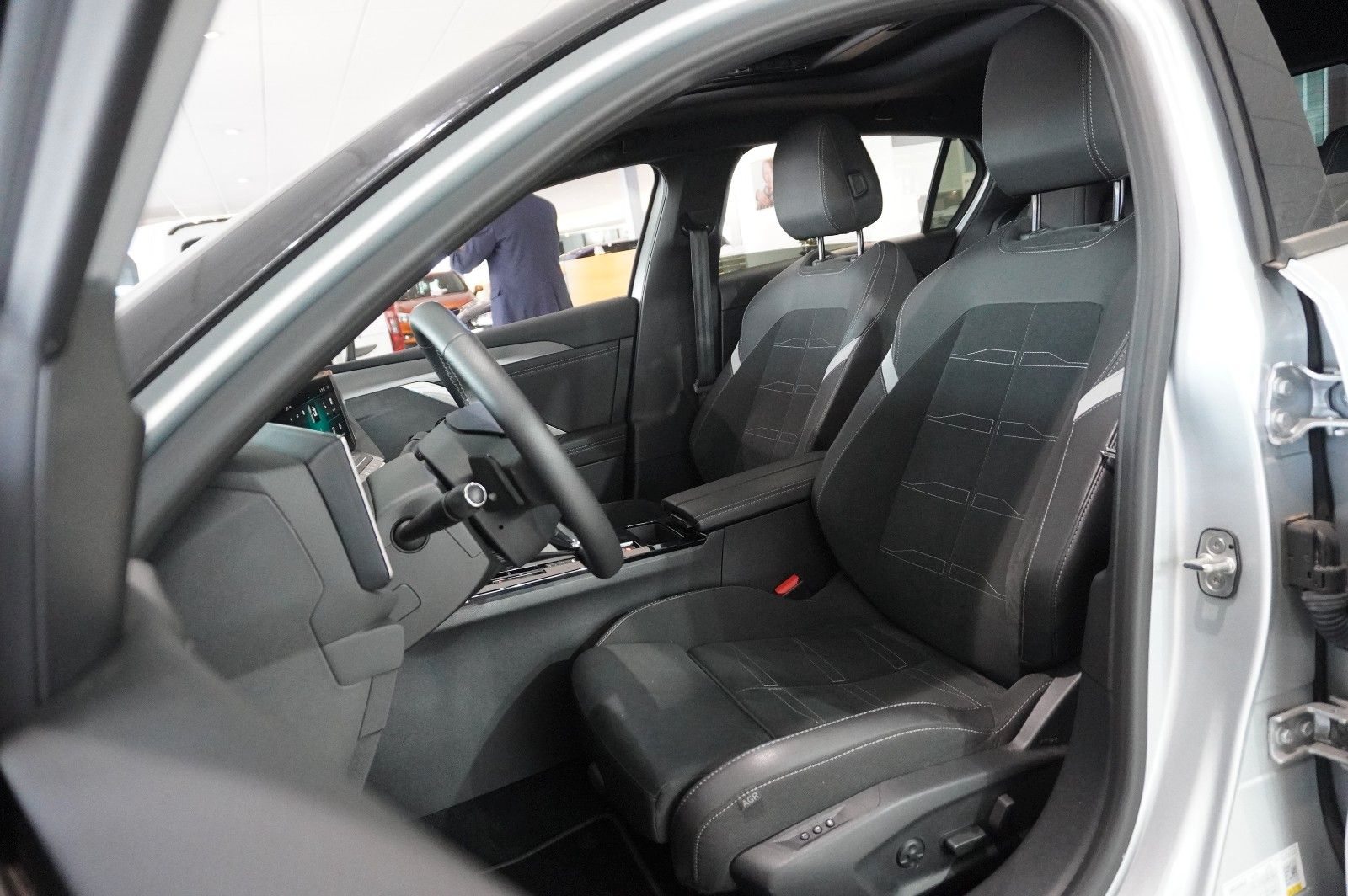 Fahrzeugabbildung Opel Astra L Lim. 1.2T GS LINE NAVI/LED/360°/PANO/HUD