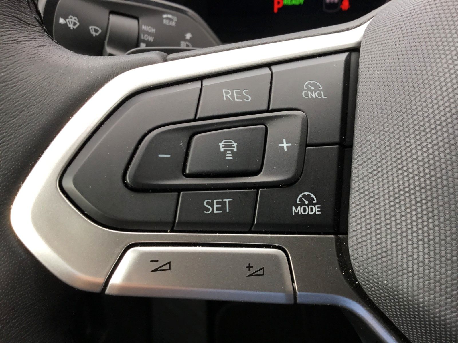 Volkswagen Tiguan 1.5 eTSI DSG Elegance AHK Navi 18 ACC foto 25