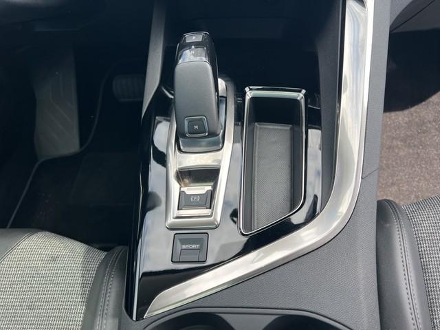 Peugeot 3008 Allure 1.2 PT EAT8 +PANO+NAVI+LED+SHZ+CARPL