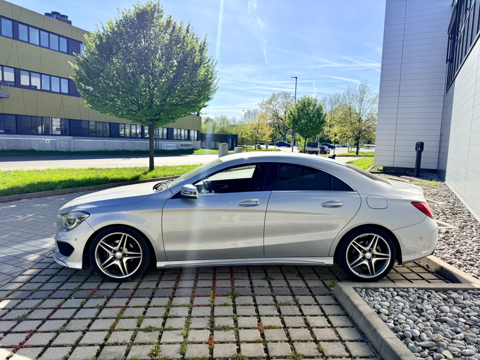 Mercedes-Benz CLA 200 Autom. AMG LIne/Leder/Navi/LED