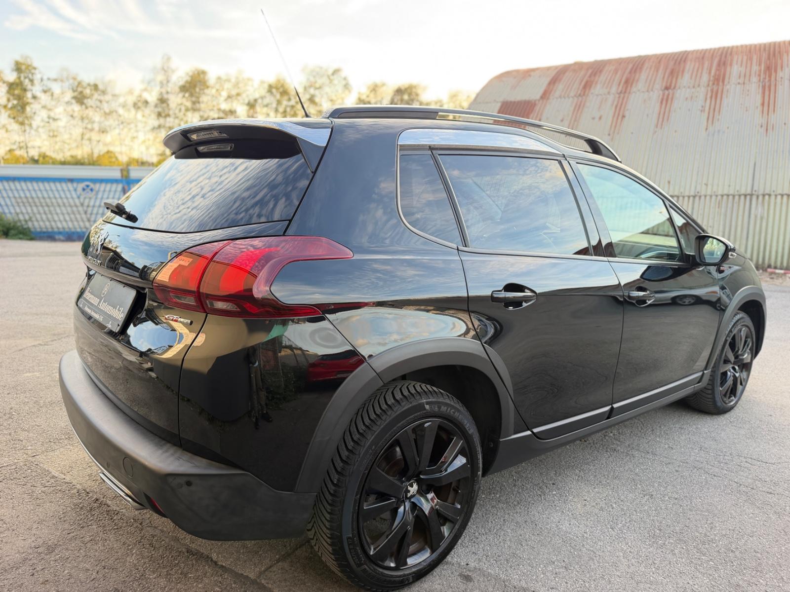 Peugeot 2008 Allure GT-Line Aut. *LEDER*KAMERA*NAVI*LED*