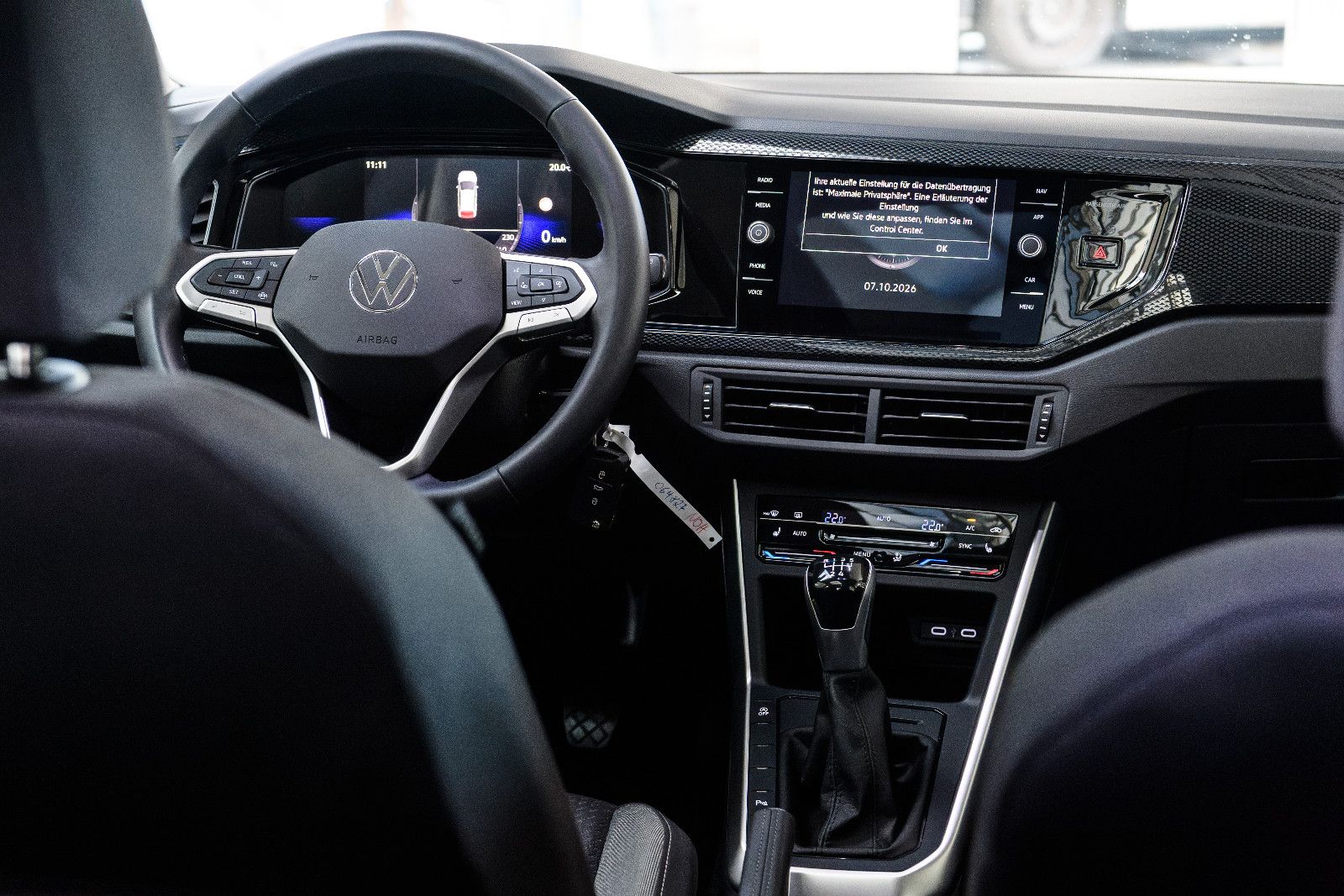 Fahrzeugabbildung Volkswagen Taigo Life+LED+SHZ+NAVI+PDC+*PANORAMA*+GJR