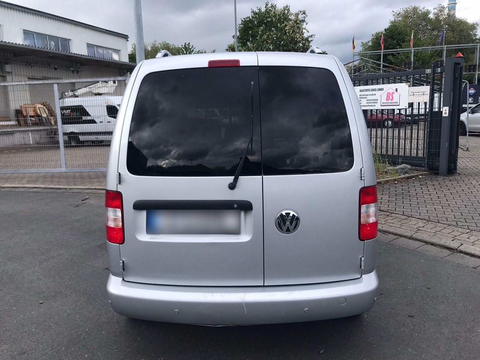 Volkswagen Caddy 2010 — interior
