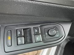 Fahrzeugabbildung Volkswagen Golf VIII Lim. Life Navi Massage Sitzh ACC Lane