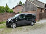 Nissan NV200 - Nissan NV200 mit Diesel-Antrieb: Navigationssystem, Kleinbus