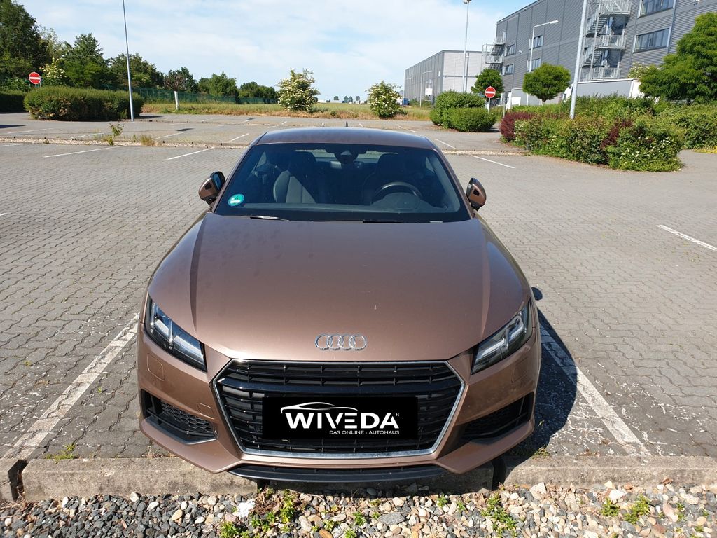AUDI TT