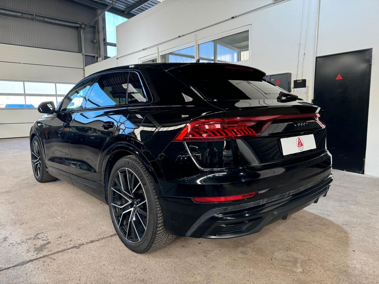 Audi Q8 55 TFSI S-LINE PLUS/22" ALU/AHK/COMPET. PLUS imagem 3
