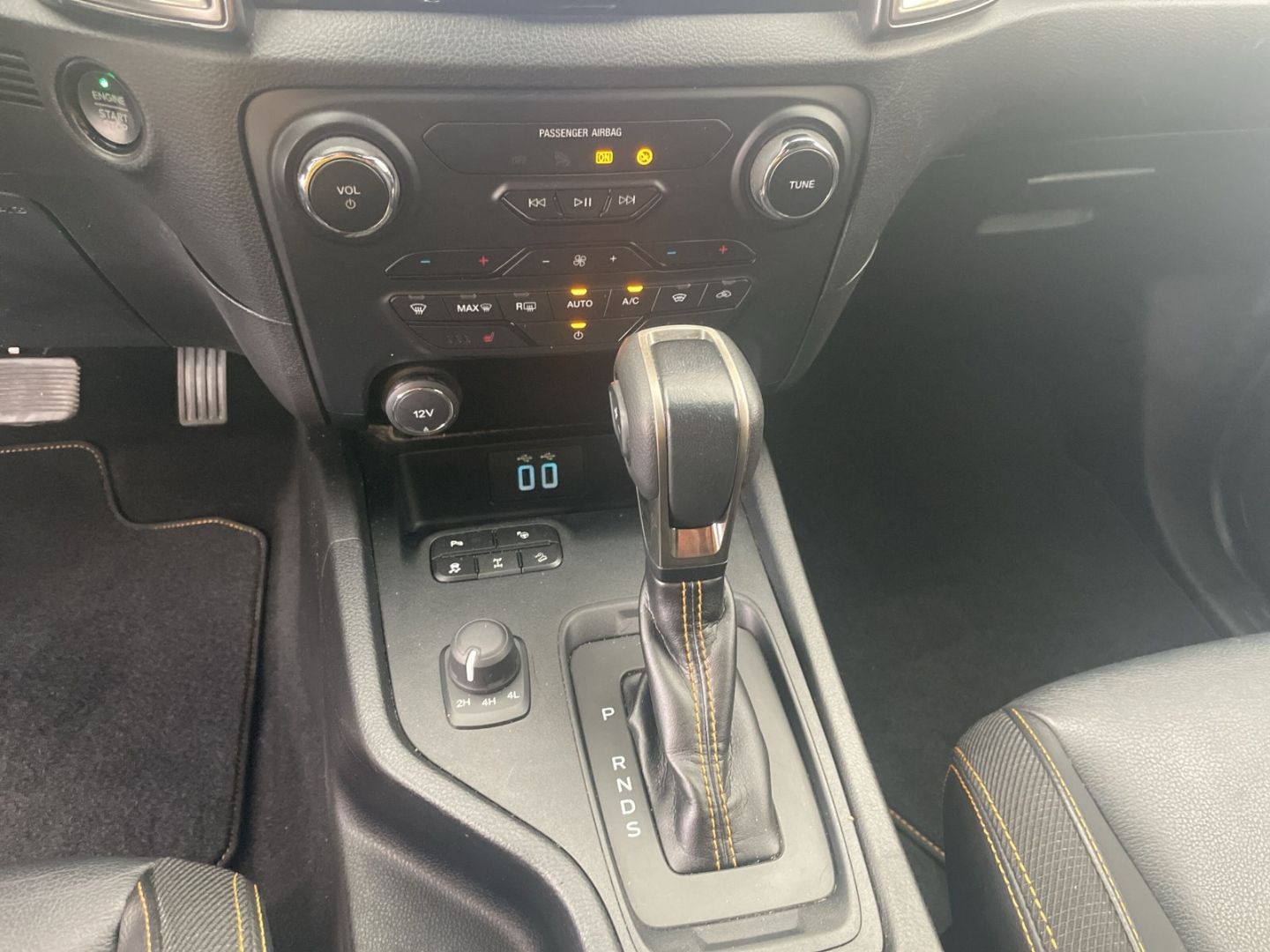 Fahrzeugabbildung Ford Ranger Wildtrak DoKa 4x4 2.0 TDCi AHK Navi Leder