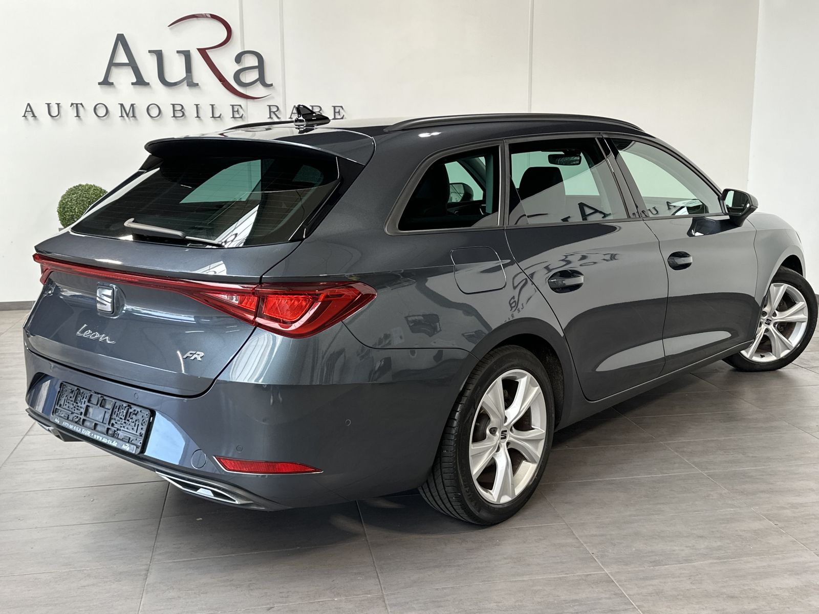 Fahrzeugabbildung SEAT Leon SpT 1.5 TSI FR NAV+LED+ACC+CARPLAY+KAMERA