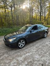 BMW E60 525i - BMW 525 mit Benzin-Antrieb: Limousine, 525i E60