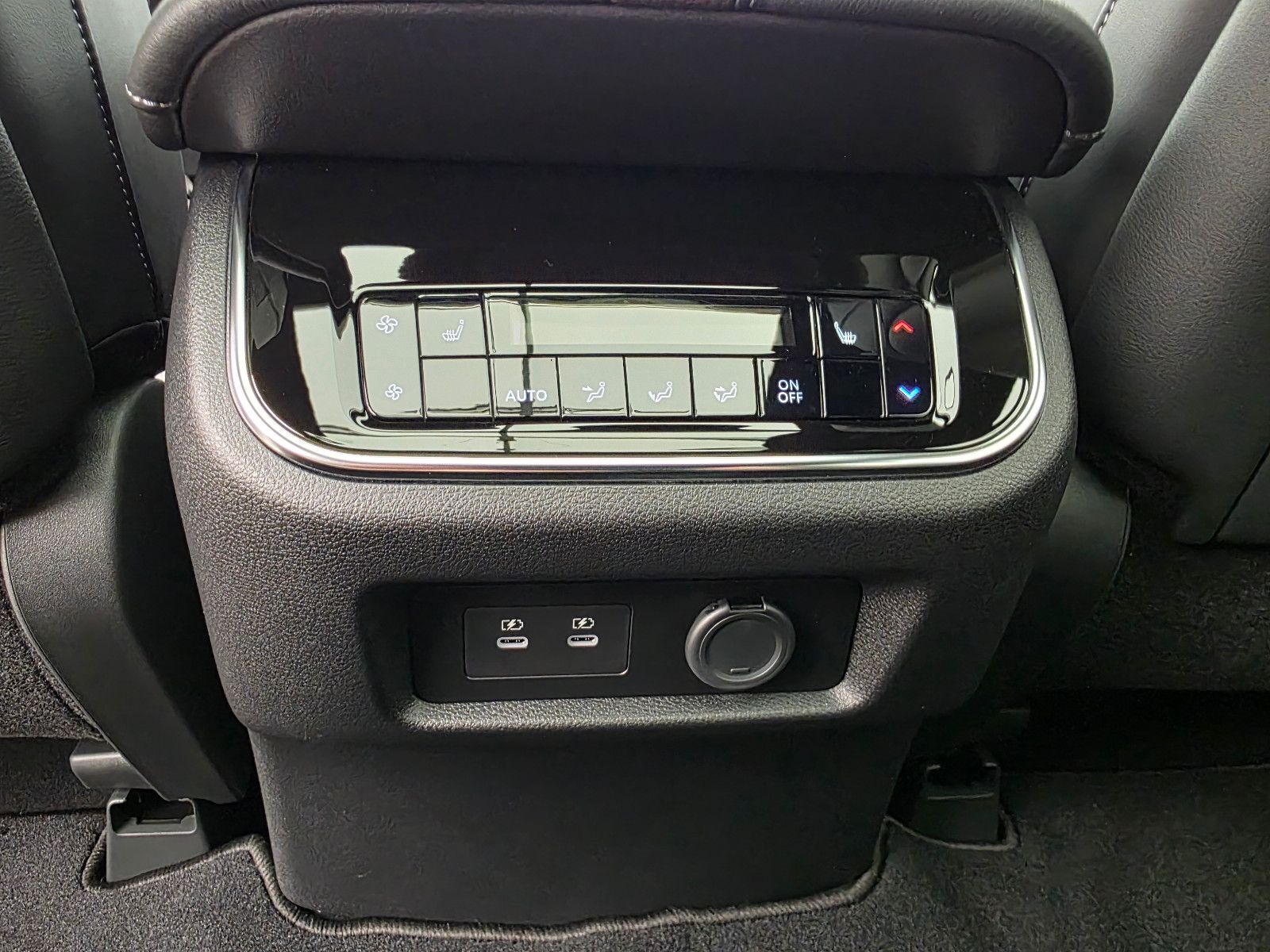 Fahrzeugabbildung Nissan Armada PLATINUM RESERVE T1: 85.000 EURO Stock!