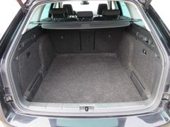 SKODA Superb Combi 2.0 TDI Ambition DSG AHK RFK ACC SKODA Superb Combi 2.0 TDI Ambition DSG AHK RFK ACC
