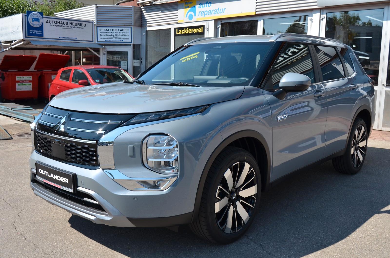 Mitsubishi Outlander 2.4 PHEV Select AT 4WD LED ele. Heck.