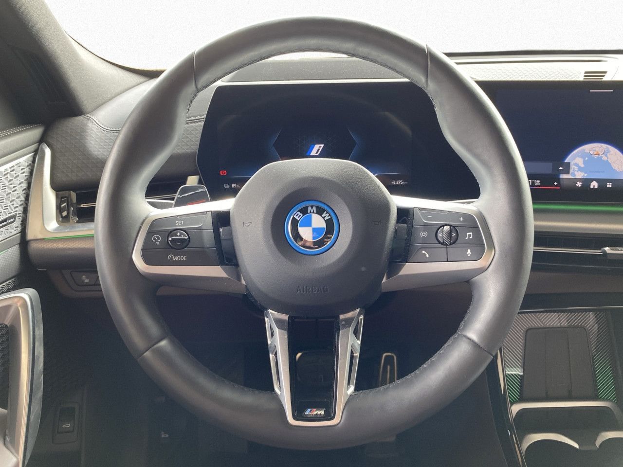 BMW iX2 - Bild 18