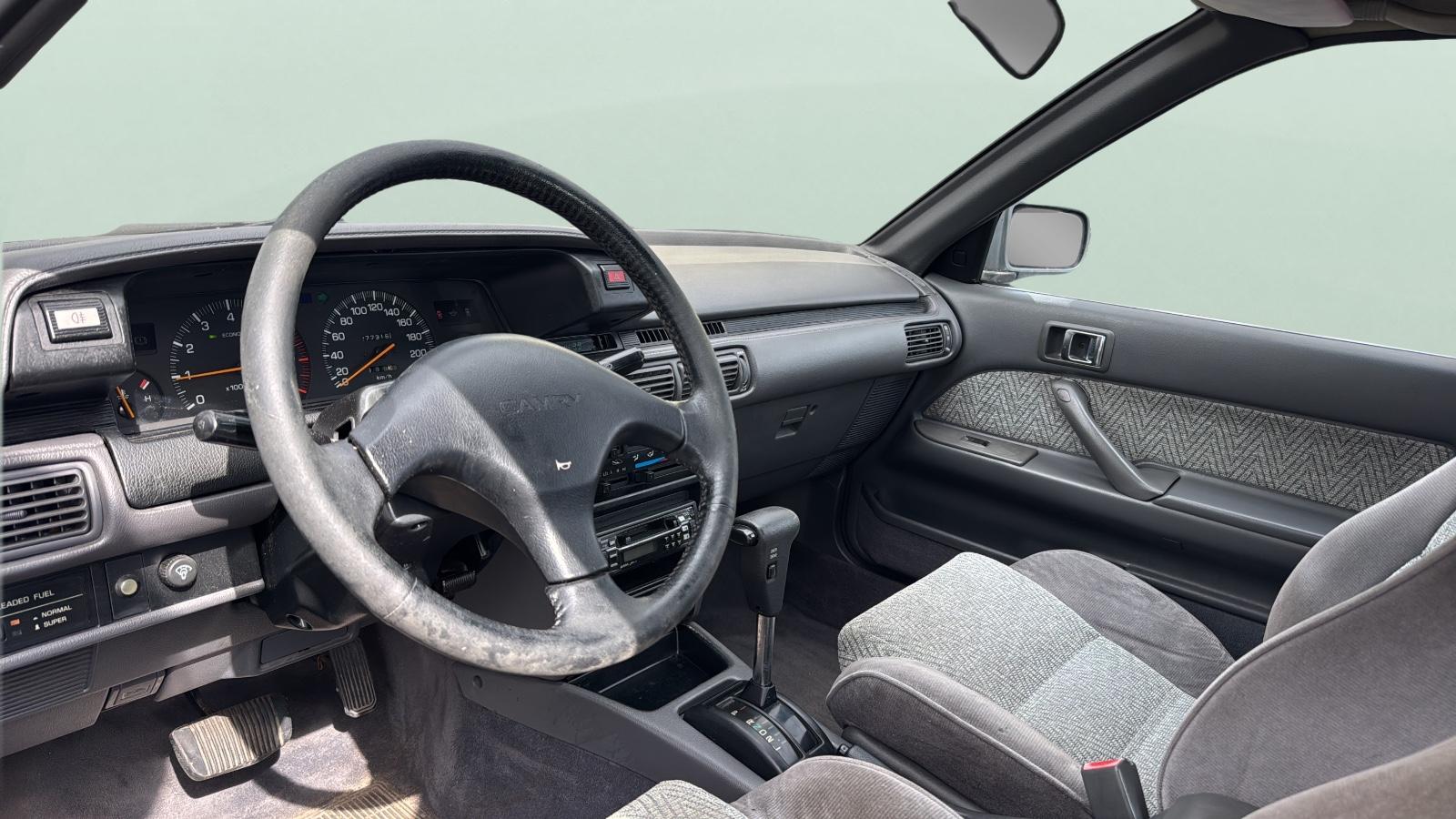 Toyota Camry 2.0 Automatik AHL OLDTIMER SCHIEBEDACH
