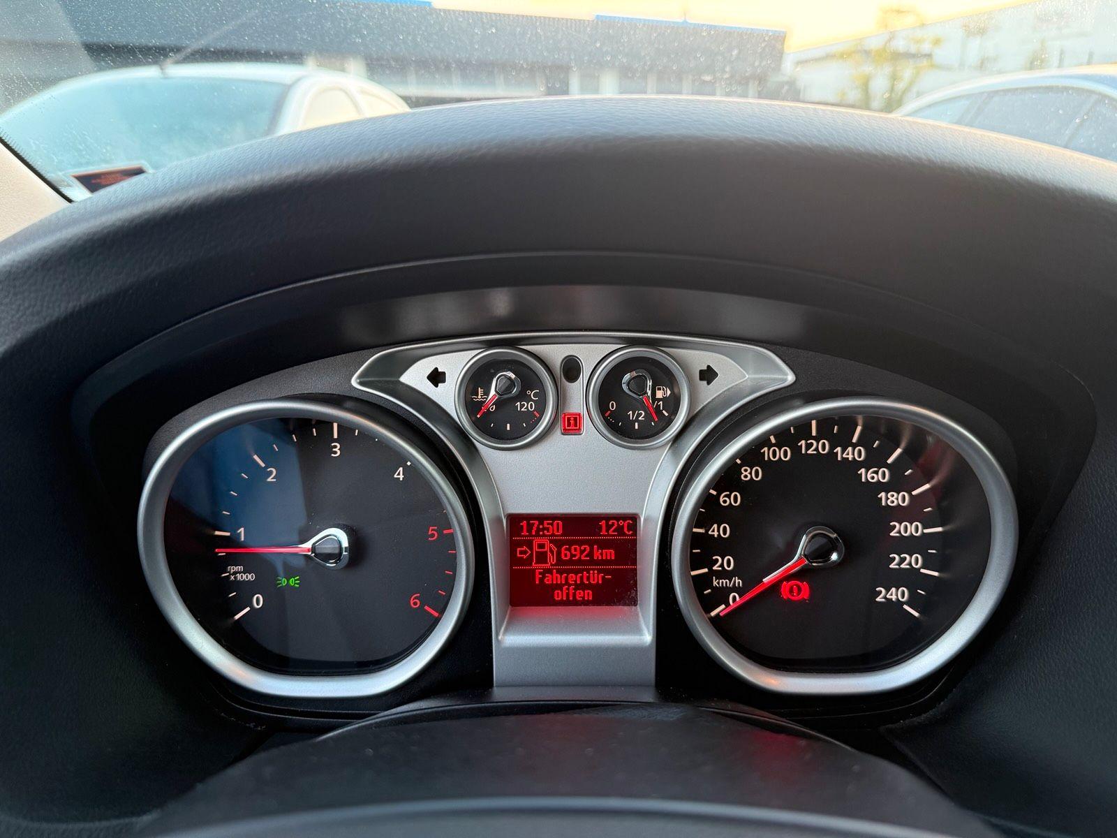 Ford Focus 2010 — photo 5