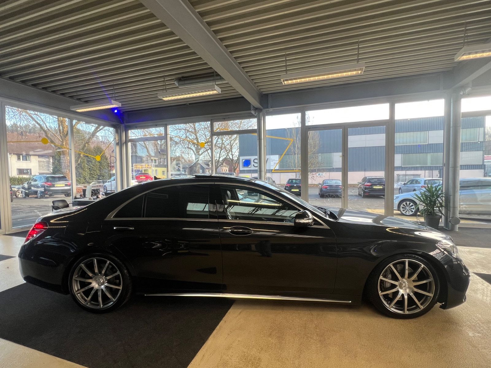 Fahrzeugabbildung Mercedes-Benz S 400 d 4Matic L AMG 63 *3D-Burmester*Magic-Sky*