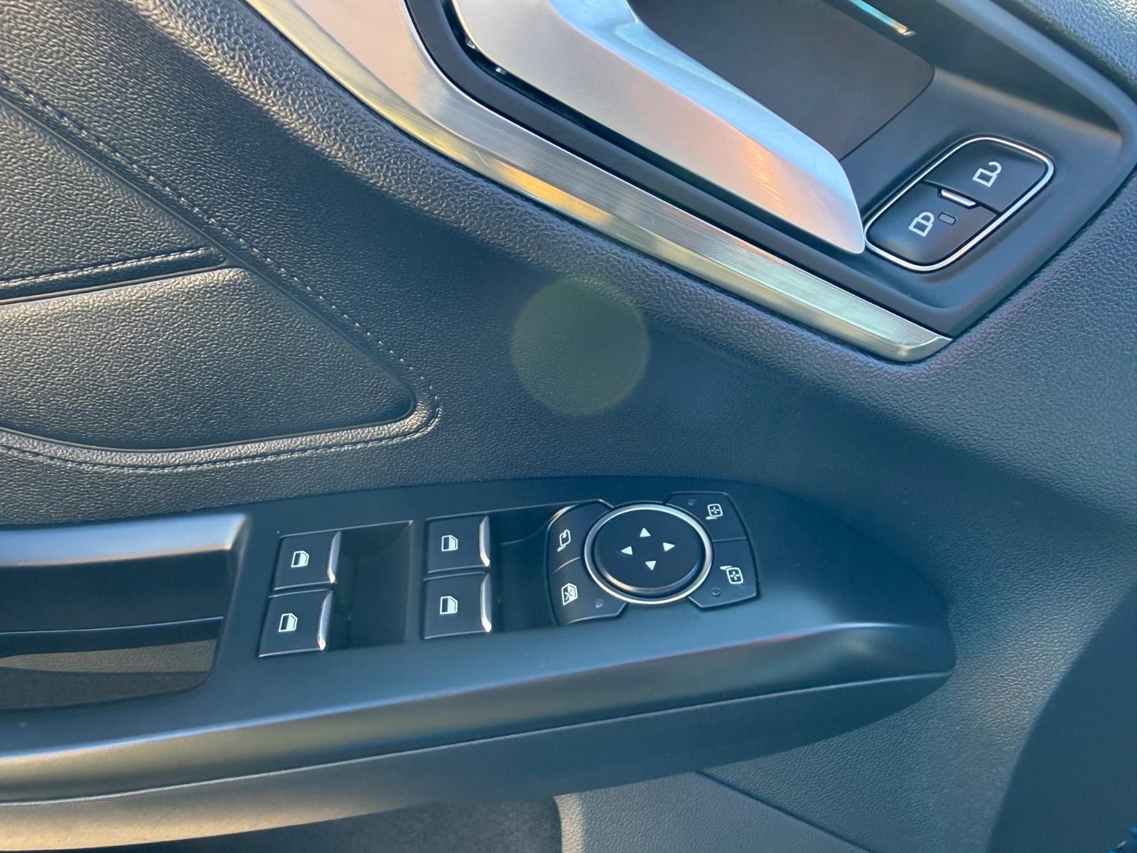 Ford Focus Titanium Sportsitze Sport Lenkrad
