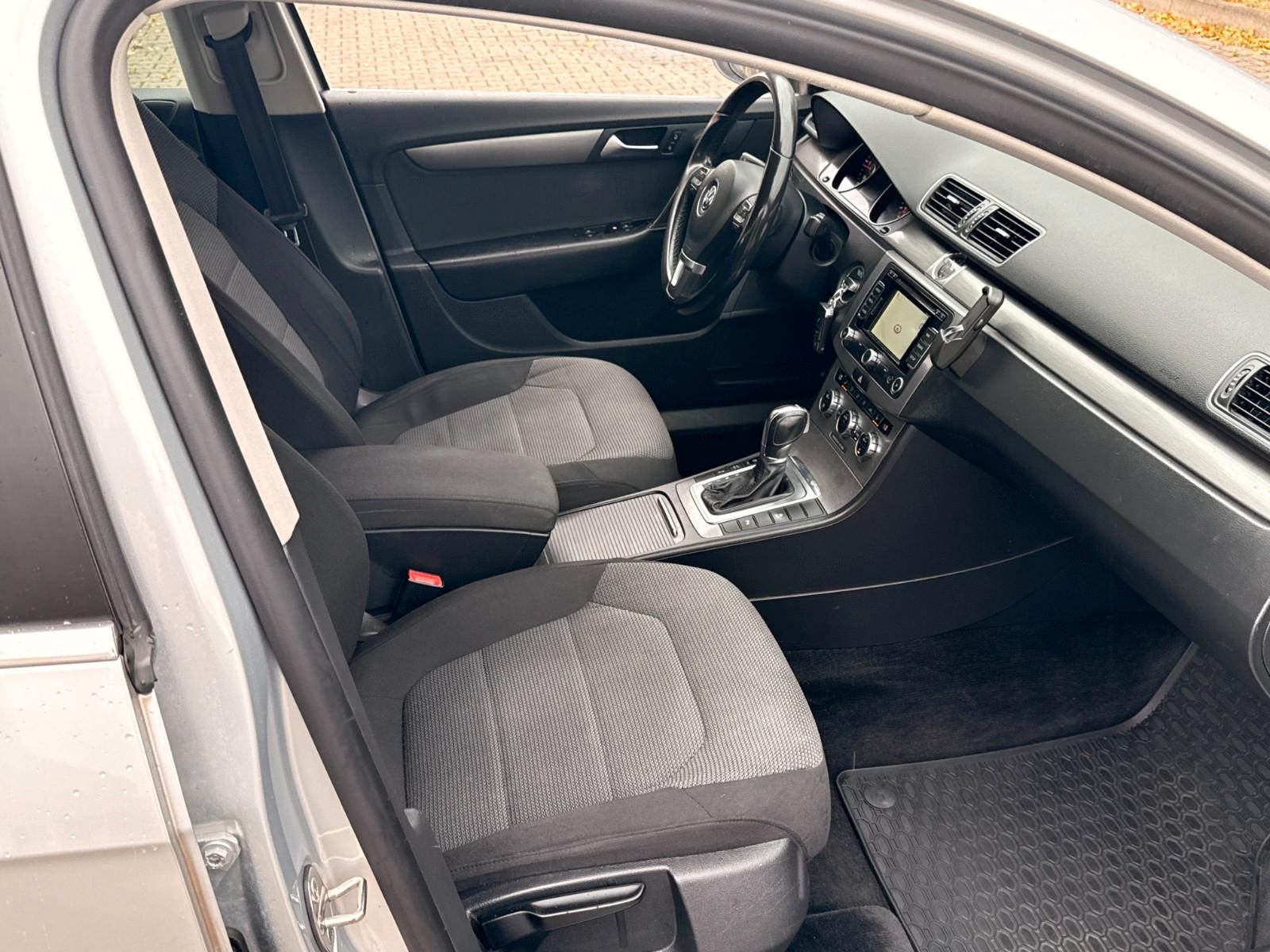 Volkswagen Passat 2012 — photo 20