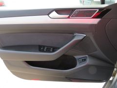 VW Passat Variant 2.0 TDI Business DSG LED Nav digi VW Passat Variant 2.0 TDI Business DSG LED Nav digi