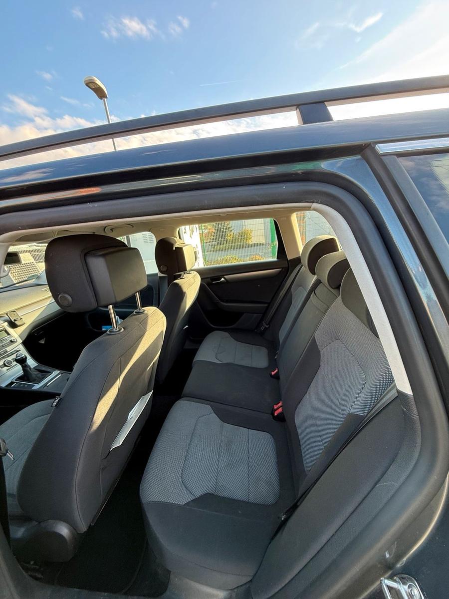 Volkswagen Passat 2011 — photo 8