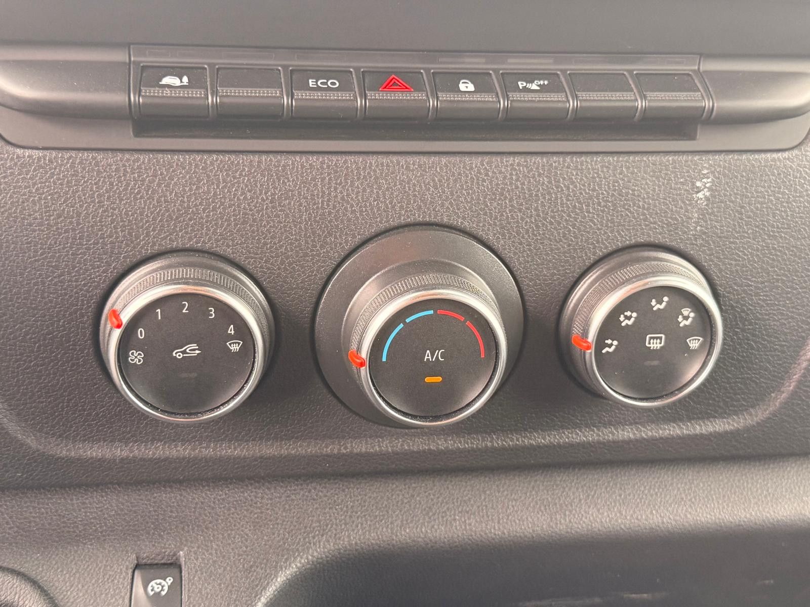 Fahrzeugabbildung Renault MasterIII Kasten L1H2 HKa 3,5t/1.HAND/SCHECKHEFT