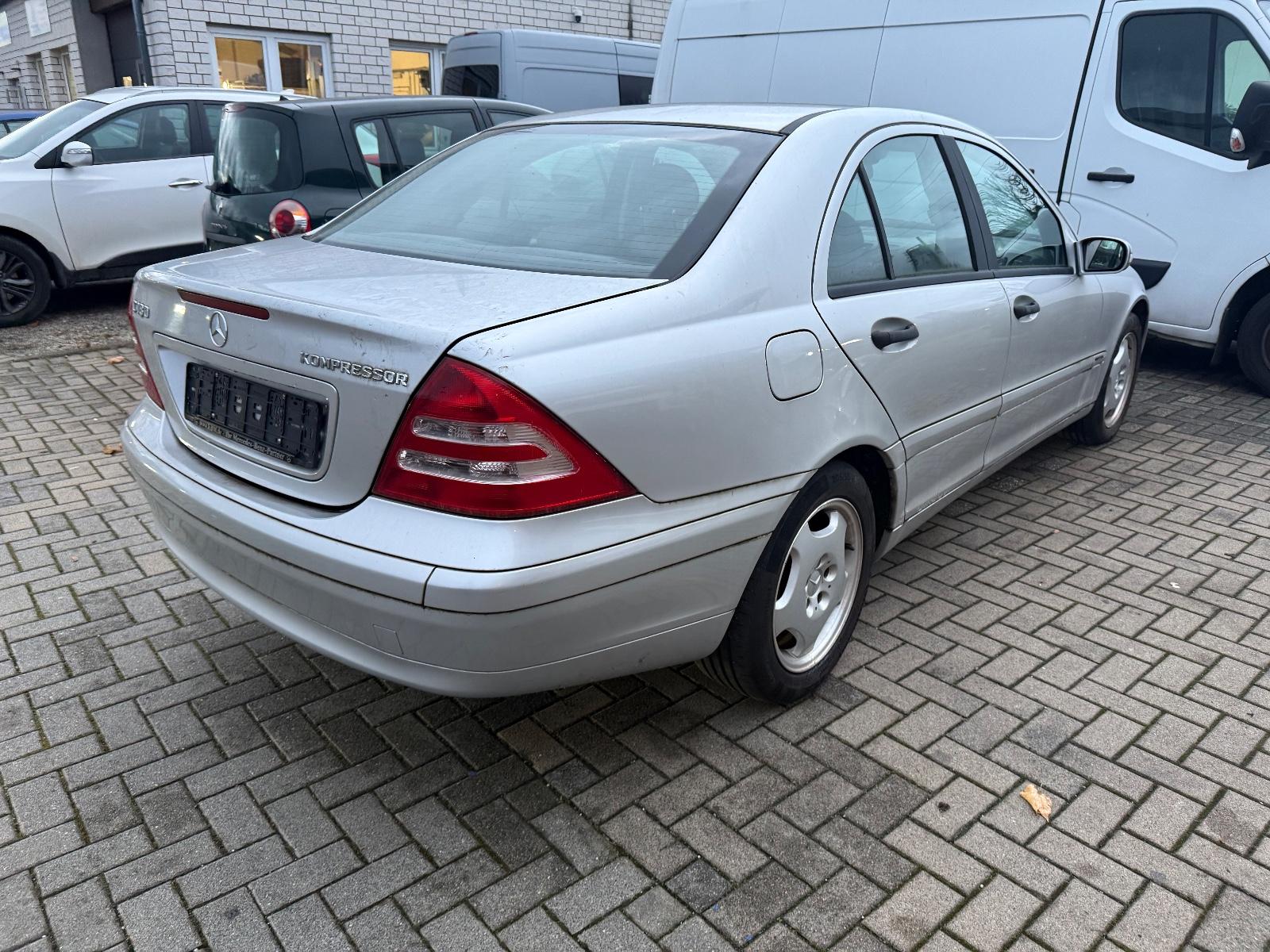 Mercedes-Benz C 180 C -Klasse Lim. C 180 Kompressor Aut/Klima