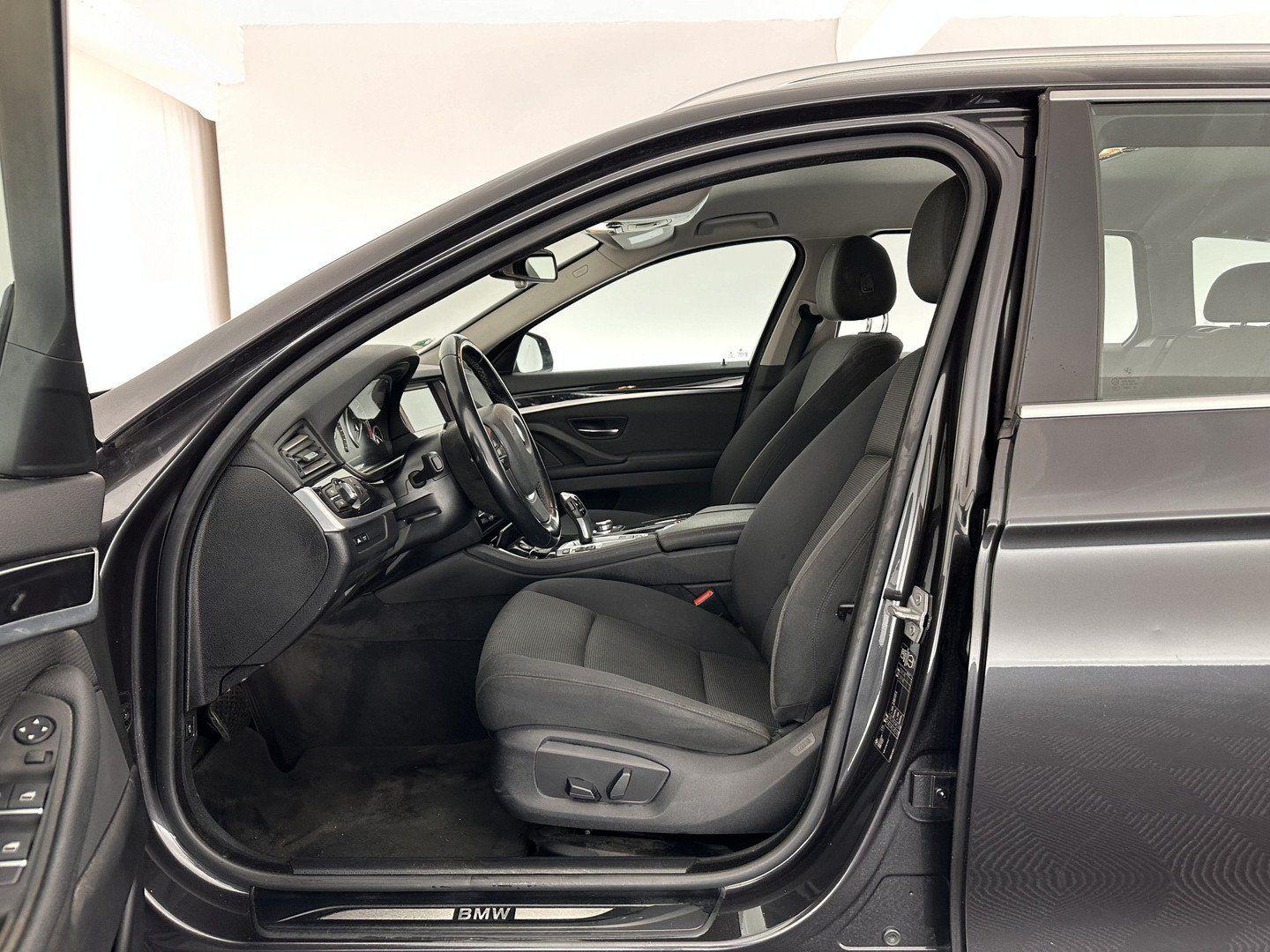 BMW 518 2014 — photo 8