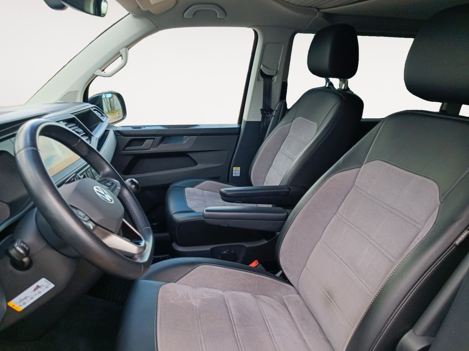 Fahrzeugabbildung Volkswagen California T6.1 4MOTION Beach *LED*AHZV*SHZ