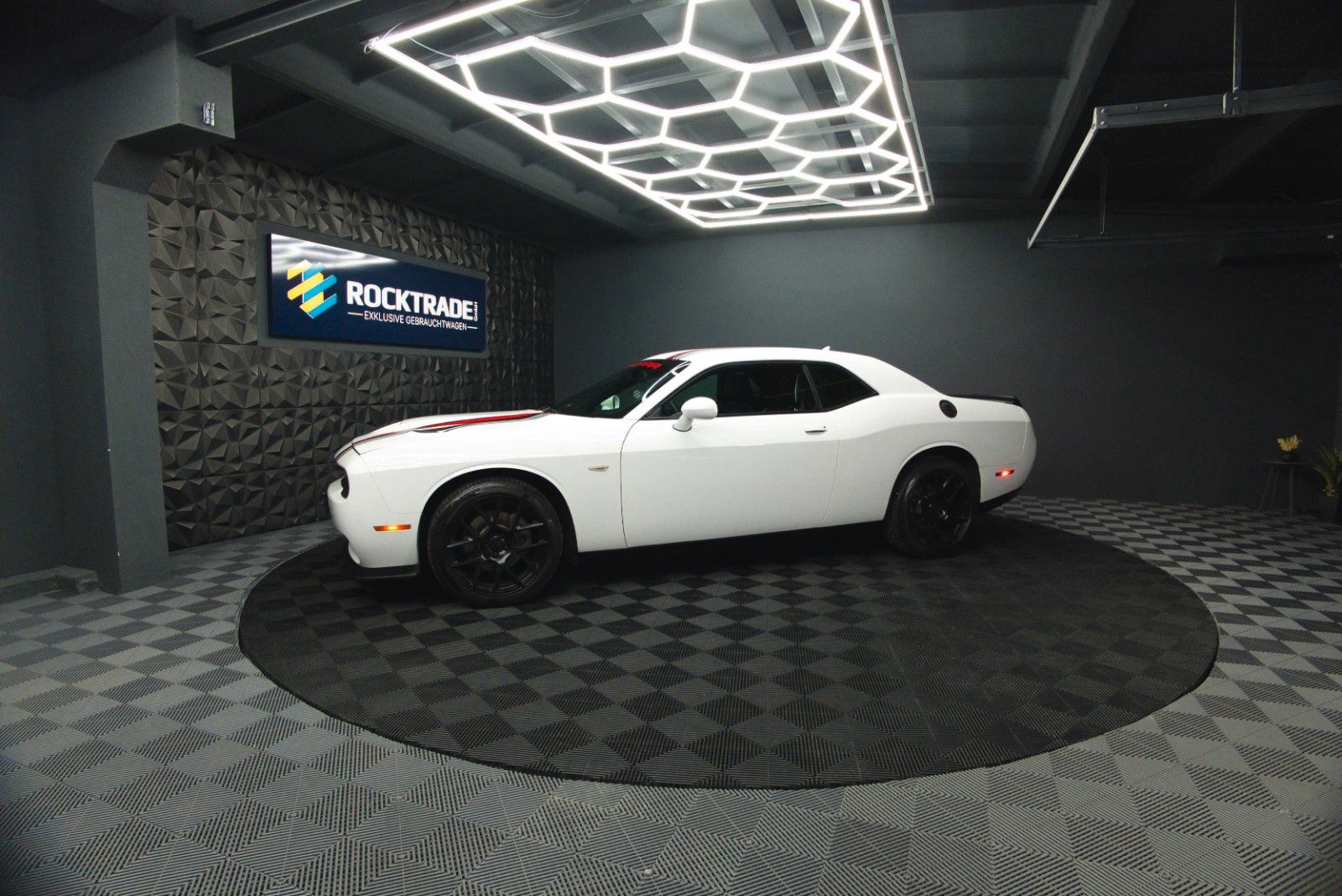 Fahrzeugabbildung Dodge Challenger 5.7 V8 R/T SRT Style *LED*20 Zoll*